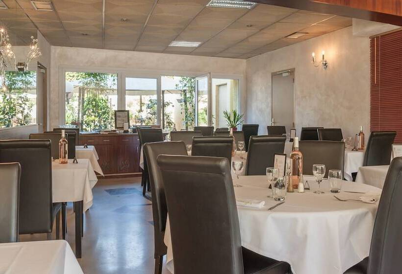 فندق Le Collonges