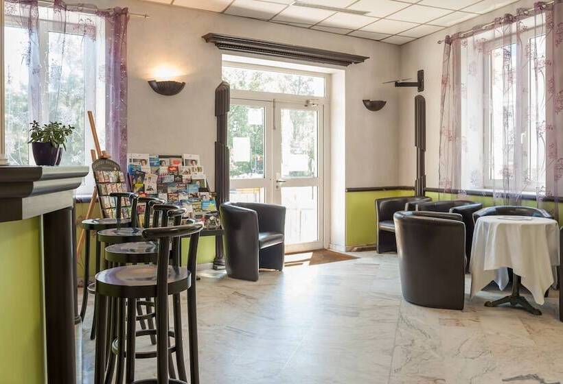 فندق Le Collonges