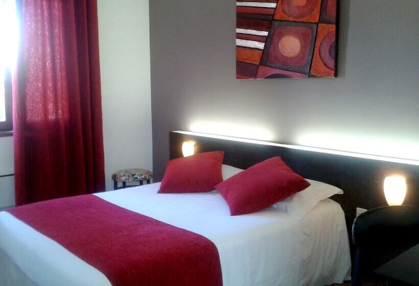 Отель Le Merle Blanc Hôtel Logis