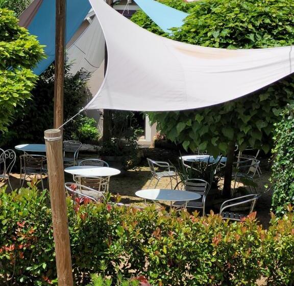 Отель Le Merle Blanc Hôtel Logis