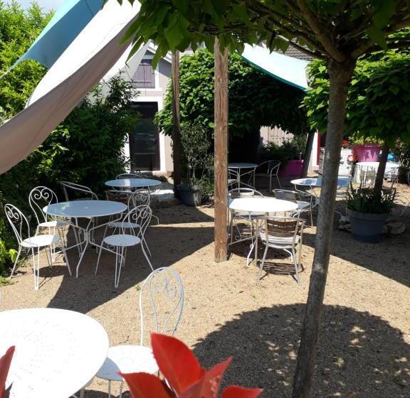 Отель Le Merle Blanc Hôtel Logis