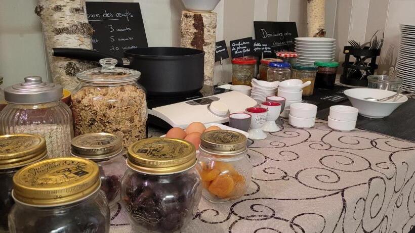 Отель Le Merle Blanc Hôtel Logis