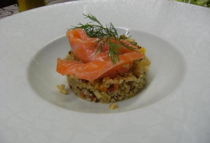 Отель Le Merle Blanc Hôtel Logis