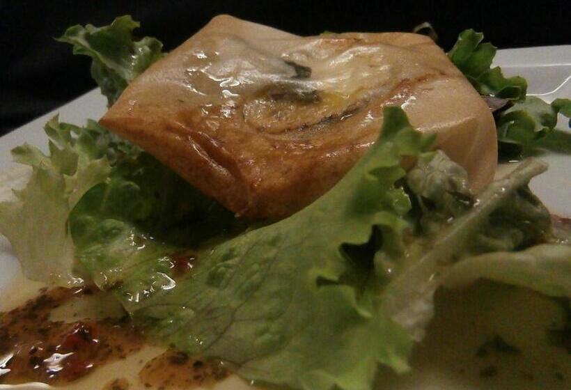 Отель Le Merle Blanc Hôtel Logis