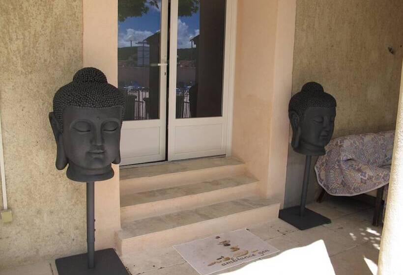 فندق Des Colonnes