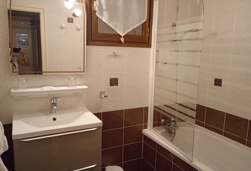 בית מלון כפרי Les Sapins