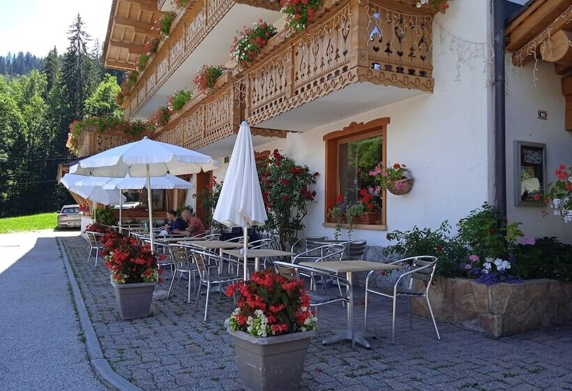 בית מלון כפרי Les Sapins