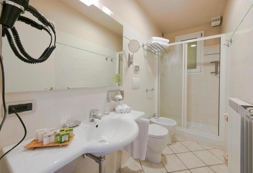 酒店 Liliana Diano Marina