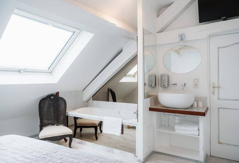 Logis   Hotel De La Mairie