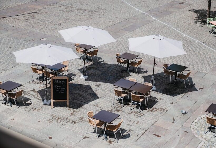 Logis   Hotel De La Mairie