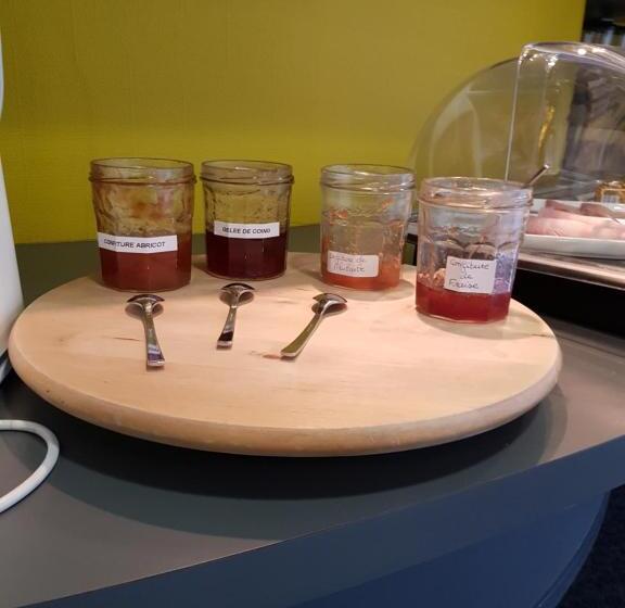 Отель Logis Hôtel A La Bonne Auberge