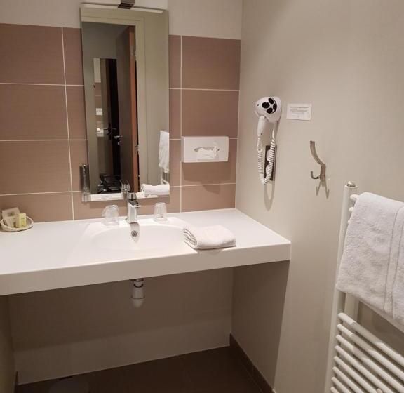 Отель Logis Hôtel A La Bonne Auberge