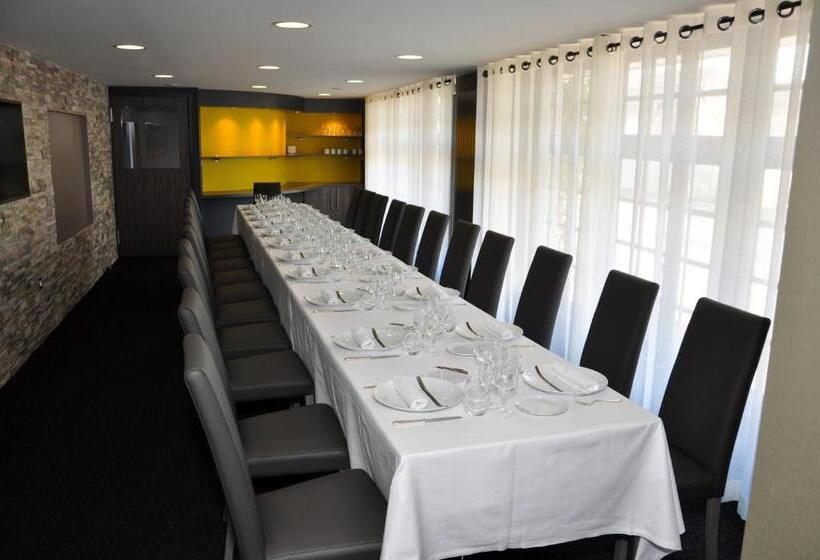 Отель Logis Hôtel A La Bonne Auberge