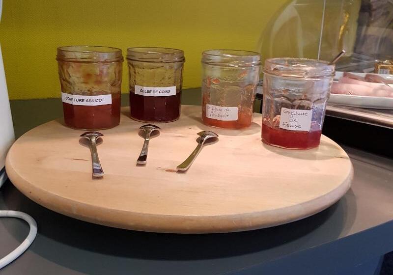 Отель Logis Hôtel A La Bonne Auberge