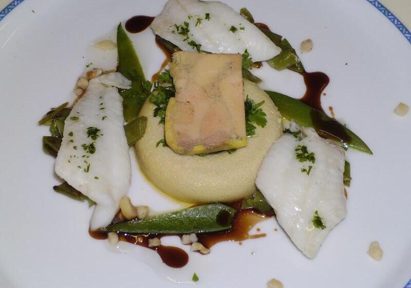 Отель Logis Hôtel A La Bonne Auberge