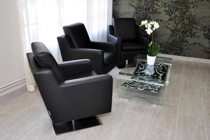 Отель Logis Hôtel A La Bonne Auberge