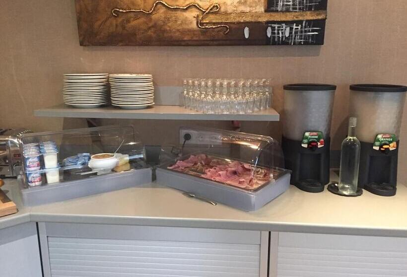 ホテル Logis Hôtel élégance Au Vieux Morvan Récemment Rénové