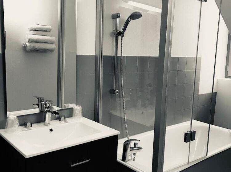 ホテル Logis Hôtel élégance Au Vieux Morvan Récemment Rénové