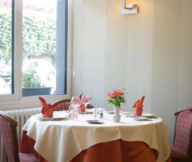 هتل Logis Auberge De La Rose