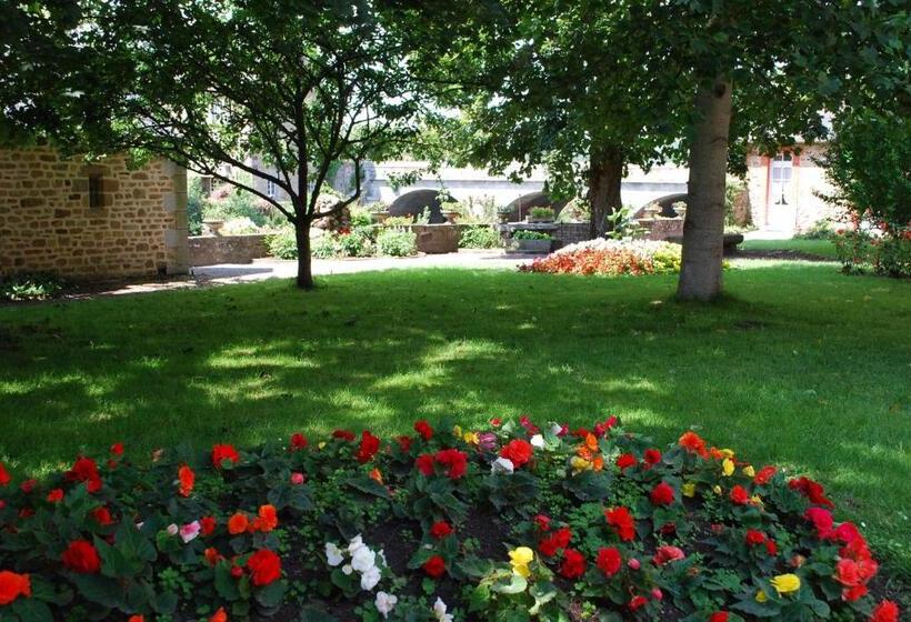 فندق Logis Auberge De La Sélune