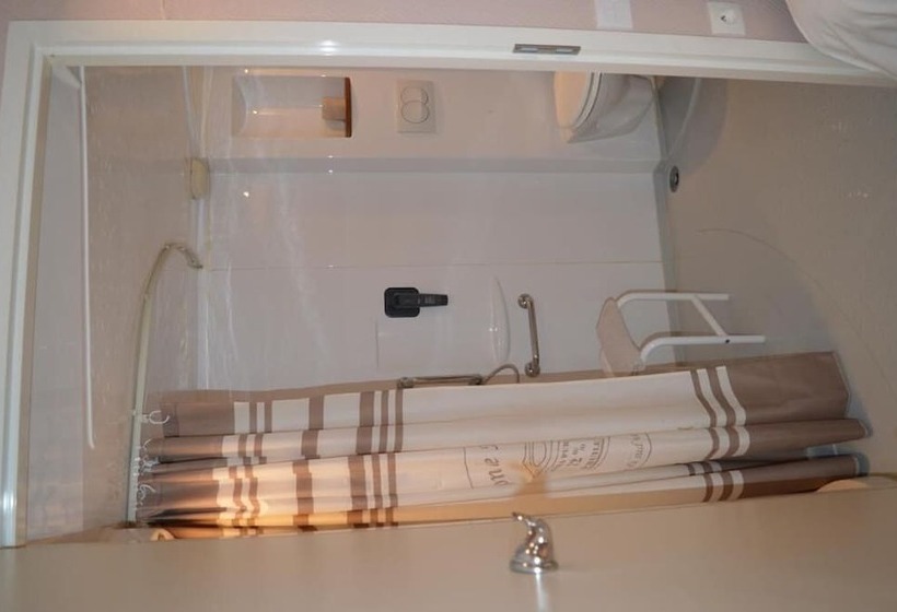 ホテル Logis Bagatelle   51530 Dizy