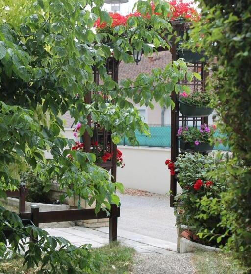 호텔 Logis Hôtel Beauséjour