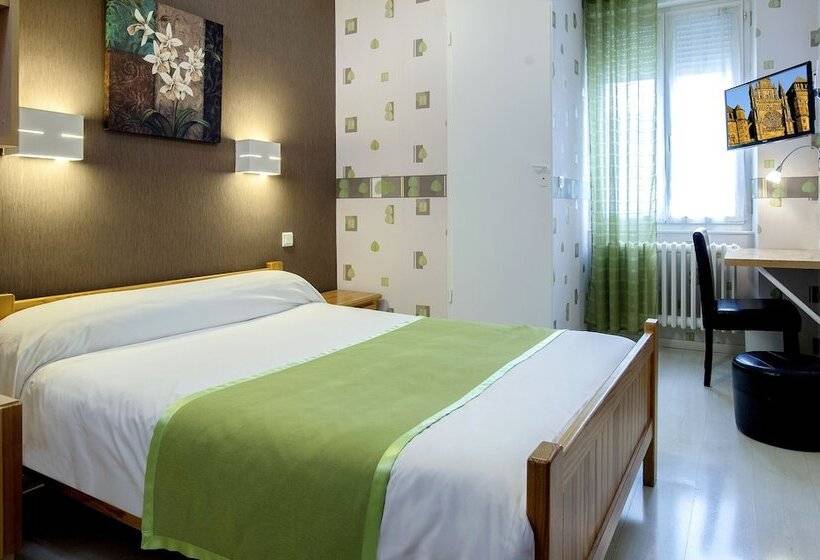 בית מלון כפרי Logis Hôtel Restaurant Cazes Arazat