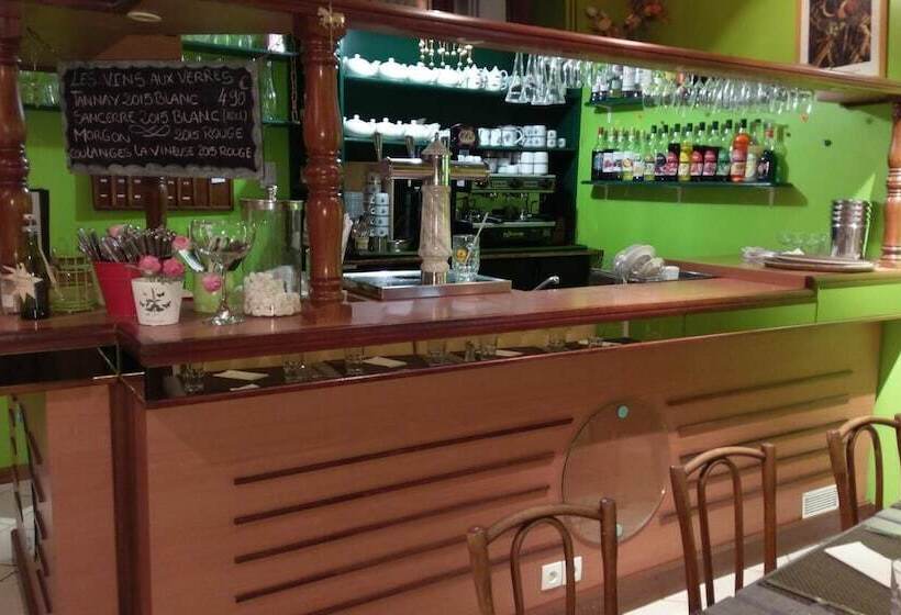 Отель Logis De L Europe Restaurant Le Cepage