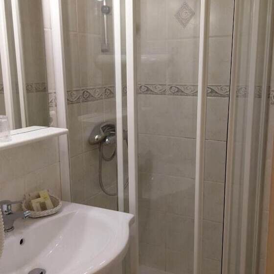 Отель Logis De L Europe Restaurant Le Cepage