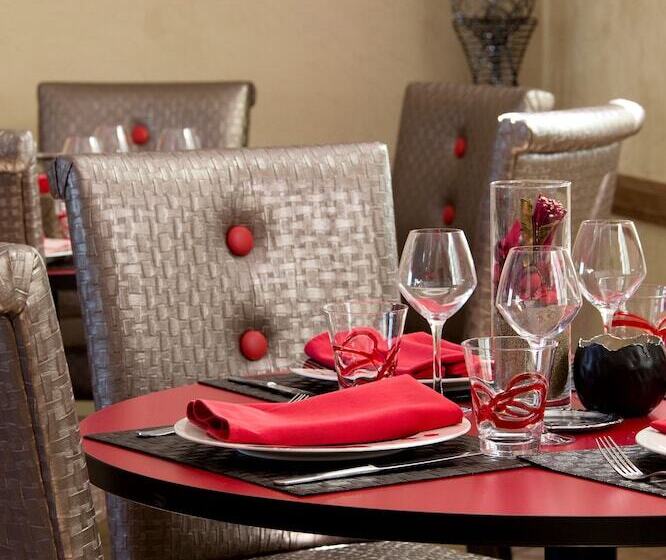 Logis Hotel De Paris