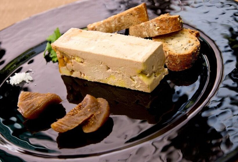 Logis Hotel De Paris