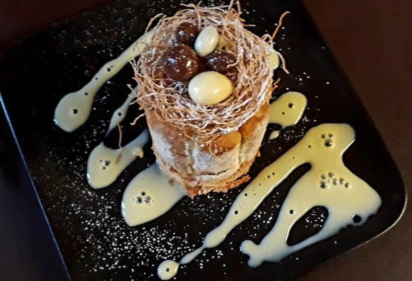 Отель Logis Des Trois Maures