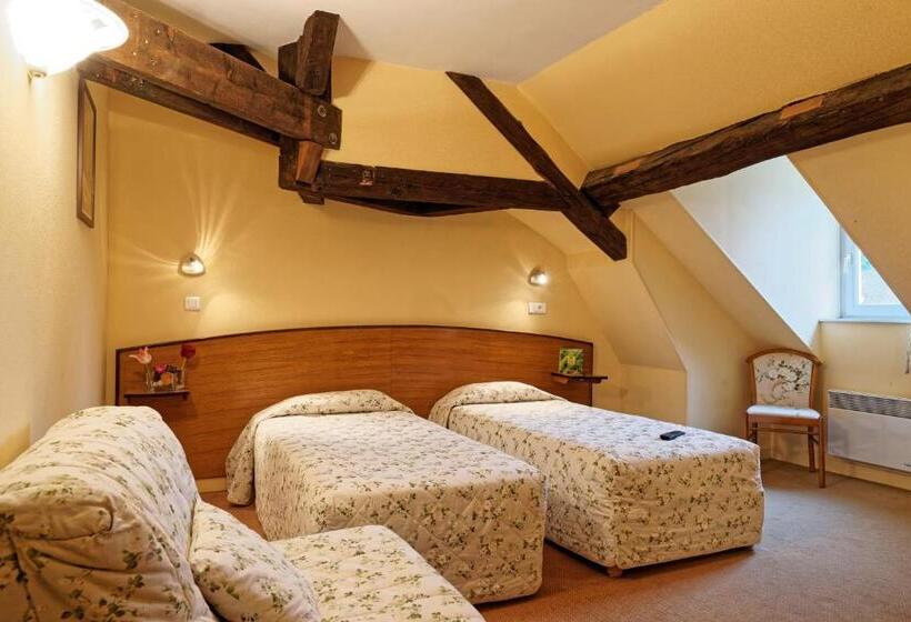 Отель Logis Des Trois Maures