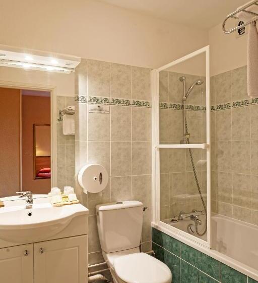 Отель Logis Des Trois Maures