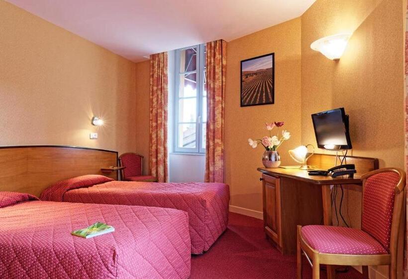 Отель Logis Des Trois Maures