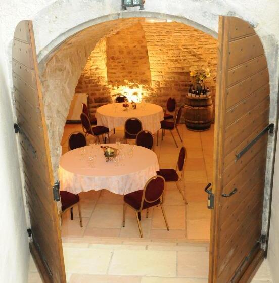 Отель Logis Des Trois Maures