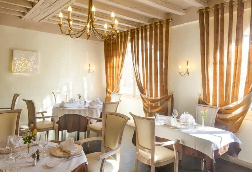 ホテル Logis Hôtel & Restaurant Du Sauvage