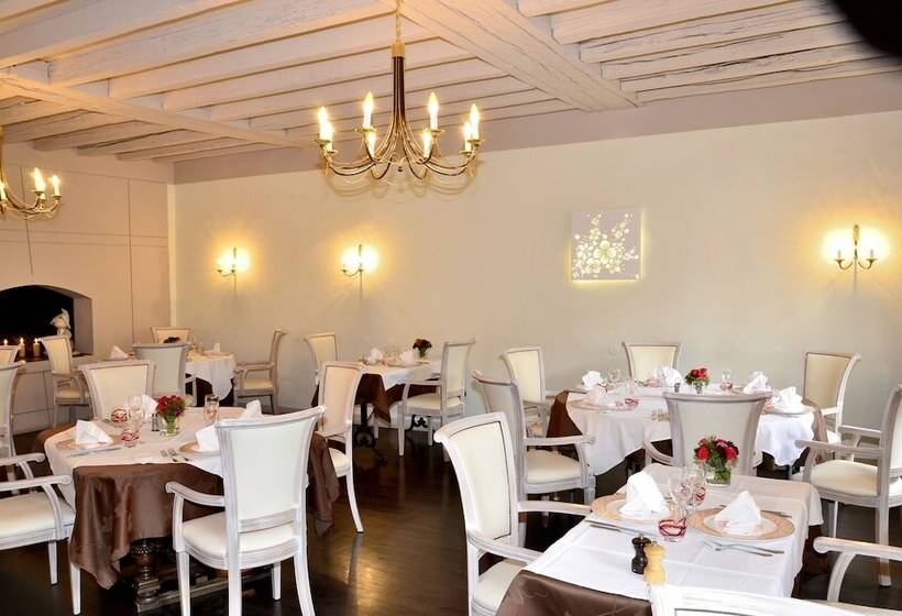 ホテル Logis Hôtel & Restaurant Du Sauvage