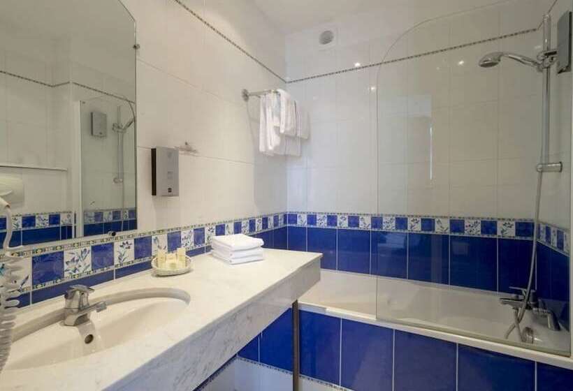 ホテル Logis Hôtel & Restaurant Du Sauvage