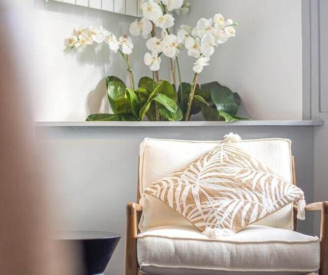 ホテル Logis Hôtel & Restaurant Du Sauvage