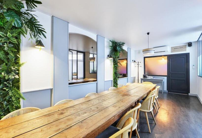 ホテル Logis Hôtel & Restaurant Du Sauvage