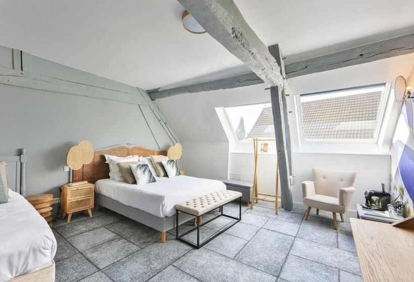 ホテル Logis Hôtel & Restaurant Du Sauvage