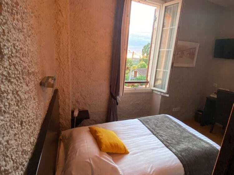 فندق Logis Hostellerie Des Ducs