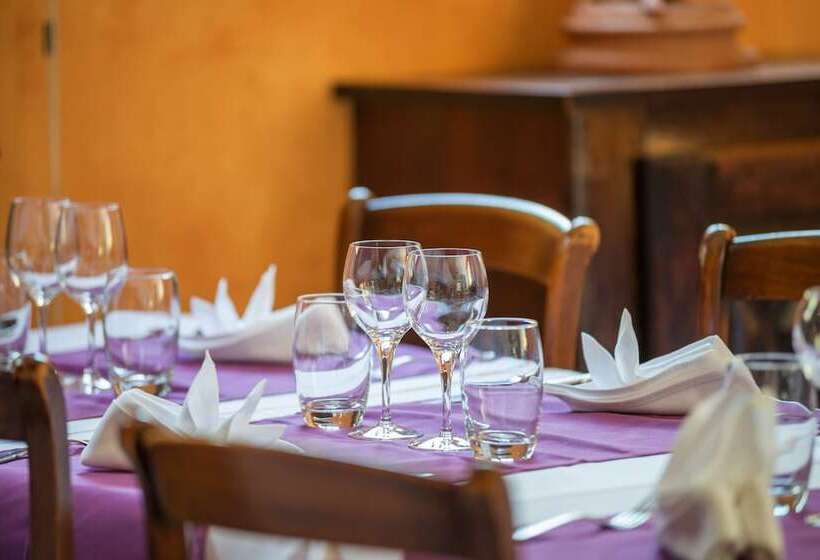 ホテル Logis Hôtel La Brèche De Roland