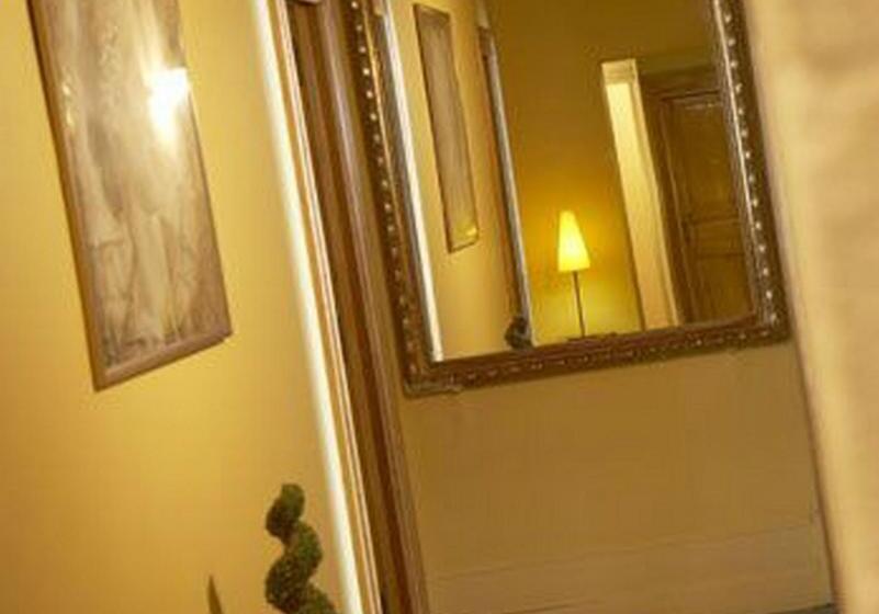 בית מלון כפרי Logis Hôtel Le Cheval Blanc