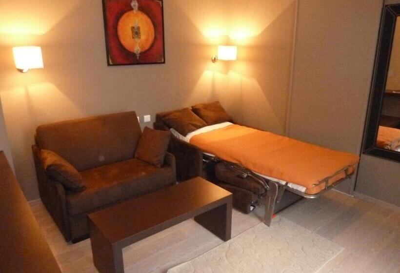 בית מלון כפרי Logis Hôtel Le Cheval Blanc