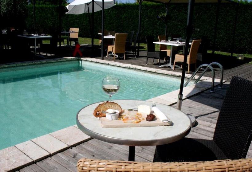 Отель Hôtel Le Relais Des Plages