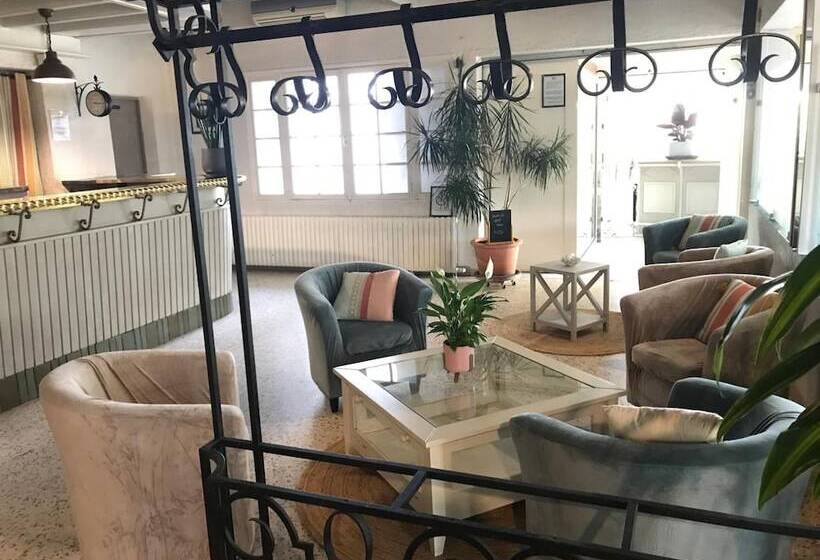 Отель Hôtel Le Relais Des Plages