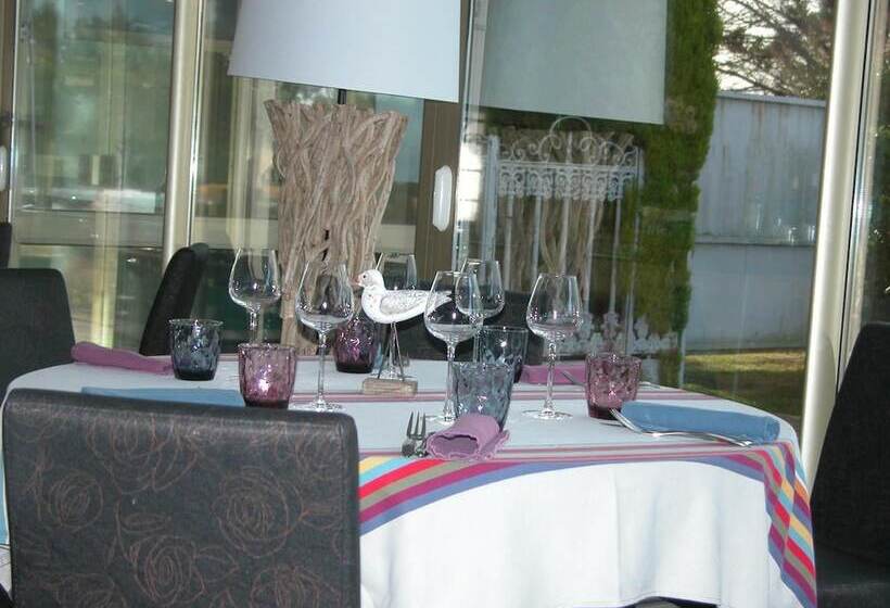 Отель Hôtel Le Relais Des Plages