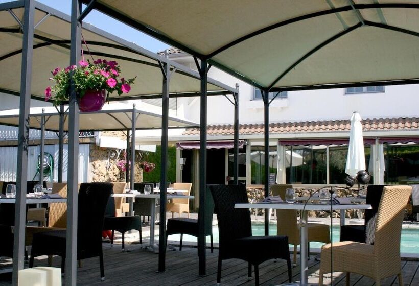 Отель Hôtel Le Relais Des Plages